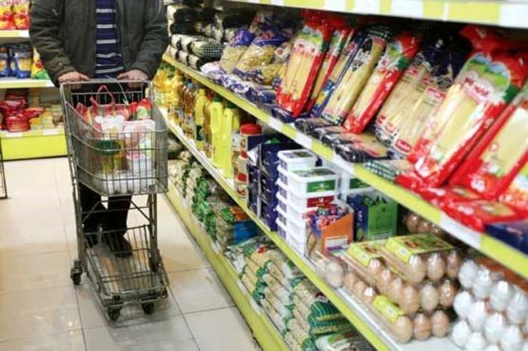 عضو هیئت رئیسه اتاق اصناف ایران گفت: بر اساس جلسه تنظیم بازار هر نوع مصوبه برای افزایش قیمت حتی اگر دارای مصوبه دولتی نیز باشد فعلاً لغو شده و هیچگونه افزایش قیمتی درهیچ قلم کالا و خدمات نخواهیم داشت.