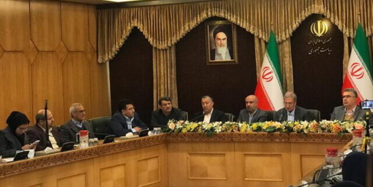 سخنگوی دولت با بیان اینکه من فکر می‌کنم رئیس جمهور خود را فدای مصالح مردم و کشور کرد، تصریح کرد: دولت تصمیمی که با تایید سران قوا و کارشناسان اتخاذ شد را عملی کرد.
