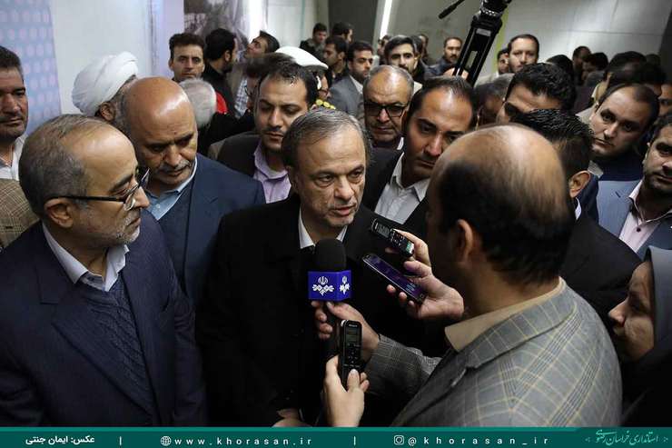  استاندار خراسان رضوی گفت: ۱۲۸ هزار میلیارد تومان پروژه سرمایه‌گذاری در استان خراسان رضوی امضا شده است.