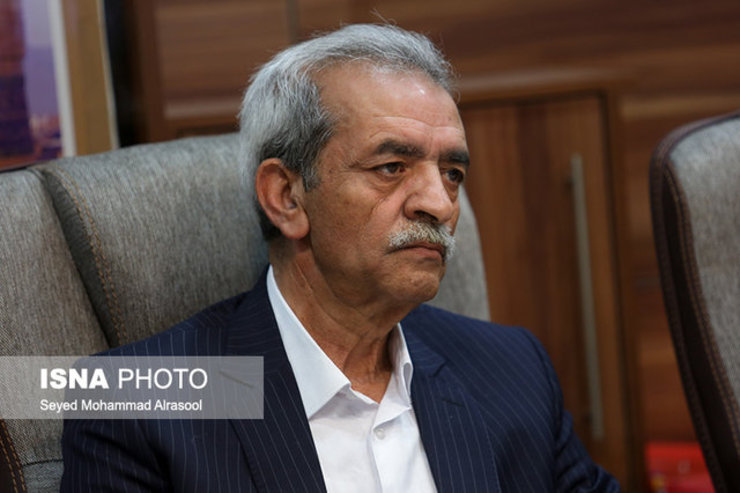 رئیس اتاق بازرگانی ایران با تاکید بر این‌که برخلاف تصورات غلط ، صادرکنندگان ما، همواره خود را ثابت کردند، گفت: صادرکنندگان توقع دارند سنگ‌ها را از جلوی پایشان برداشته و به آن‌ها اجازه‌ی حرکت دهیم، فعال اقتصادی و صادرکنندگانی که در یک میدان نابرابر رقابت می‌کنند، باید حمایت شوند.