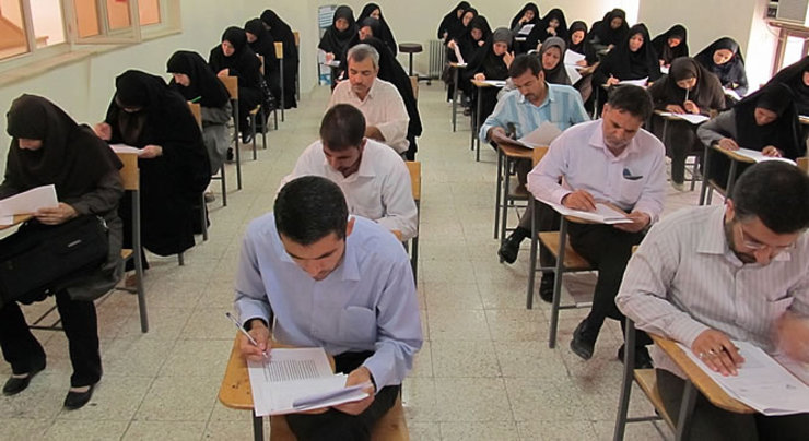 هفتمین آزمون استخدامی مشترک ۲۲ دستگاه اجرایی در سال ۹۸ از صبح امروز، ۳۰ آبان، همزمان با سراسر کشور در مشهد و ۹ شهرستان استان خراسان رضوی در حال برگزاری است.