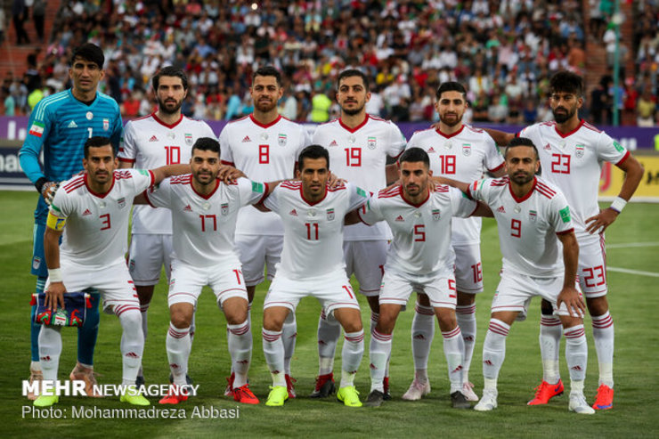 طبق محاسبات صورت گرفته از سوی سایت «فوتبال رنکینگز» تیم ملی فوتبال ایران در تازه ترین رده بندی جهانی ۶ پله سقوط می‌کند و صدرنشینی در قاره آسیا را بعد از حدود هشت سال از دست می‌دهد.