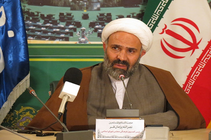 حجه الاسلام والمسلمین نصرا... پژمانفر، نماینده مشهد در مجلس شورای اسلامی، در نشست خبری با خبرنگاران ضمن تشریح عملکرد خود در ارتباط با پرونده پدیده، مشکل آب مشهد، مشکلات حاشیه شهر و گرانی قیمت بنزین، توضیحاتی ارائه کرد.