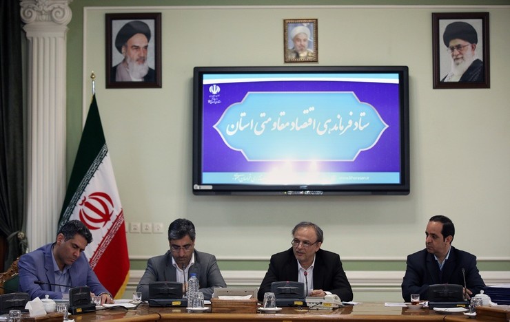 استاندار خراسان رضوی گفت: در دوران انقلاب اسلامی بانوان نقش پررنگی داشتند و امروز هم باید بانوان توسعه‌گر استان را شناسایی و آن‌ها را در عرصه اقتصاد و تولید فعال کنیم.