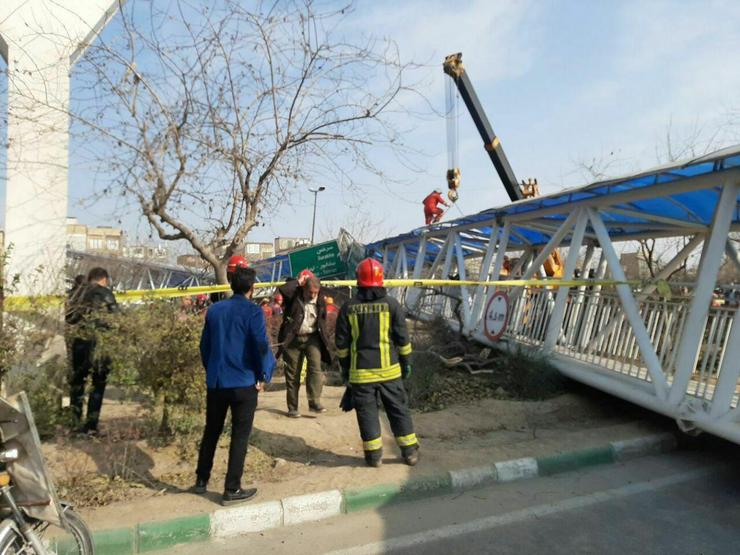 جانشین رئیس پلیس راهور مشهد از محدودیت ترافیکی در بزرگراه شهید چراغچی مشهد که به علت واژگونی پل عابر پیاده رخ داده، خبر داد.