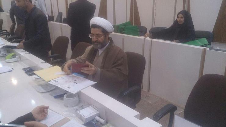 محمد حسین حسین‌زاده بحرینی نماینده مردم مشهد، برای دور جدید انتخابات مجلس ثبت نام کرد.