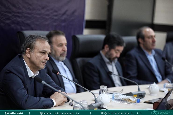 علیرضا رزم حسینی: در راستای تحقق الگوی مثلث توسعه اقتصادی فرهنگی، نهاد مردمی اقتصاد مقاومتی استان در فروردین ماه سال جاری به شکل کاملا مردمی و بدون هزینه دولت با امکانات اتاق بازرگانی ایجاد شد که امروز امورات ۱۴۲ معین اقتصاد مقاومتی را اداره می‌کند.