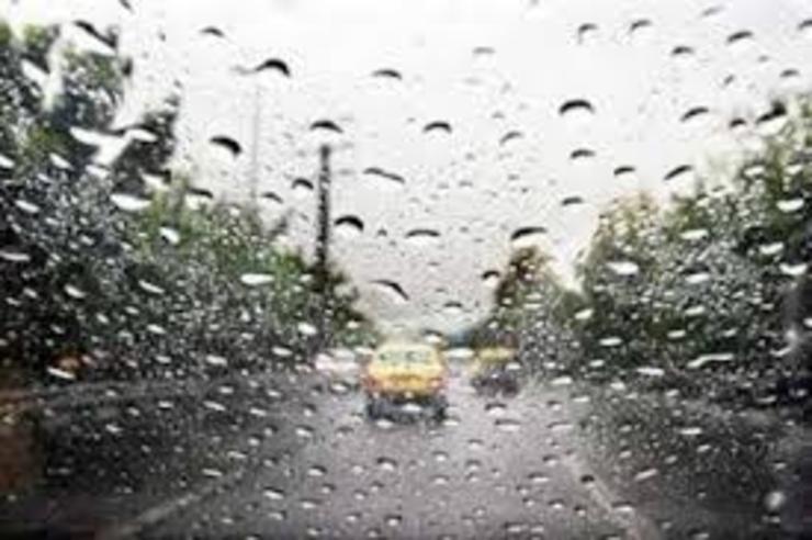 رئیس اداره پیش بینی اداره هواشناسی استان خراسان رضوی گفت: بر اساس تحلیل نقشه‌ها و مدل‌های هواشناسی طی امروز و امشب همچنان احتمال بارش پراکنده باران و برف همراه با تشکیل مه و کاهش دید افقی در برخی نقاط نیمه شمالی استان وجود دارد.
