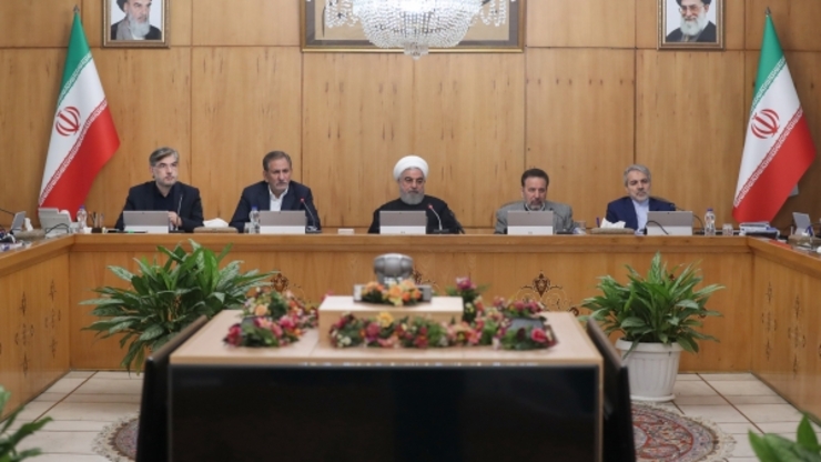 هیات وزیران به منظور رفع ایراد هیات بررسی و تطبیق مصوبات دولت با قوانین درخصوص آیین نامه اجرایی یکی از مواد الحاقی به قانون مبارزه با پولشویی، با اصلاح آن موافقت کرد.