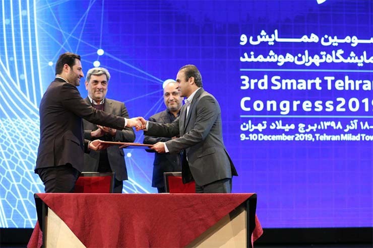 با حضور محمدرضا کلائی و پیروز حناچی؛ شهرداران مشهد و تهران، مدیرعامل سازمان فناوری اطلاعات تهران و مدیرعامل سازمان فناوری اطلاعات مشهد تفاهم نامه تبادل اطلاعات میان اپلیکیشن شهرمن و سرویس تهران من امضا شد.