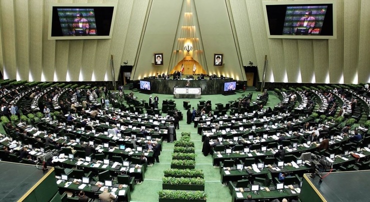 خراسان رضوی نیز بعد از استان‌های تهران و اصفهان با ۶۴۷ داوطلب در رتبه سوم تعداد داوطلبین قرار گرفت، خراسان رضوی در مجموع ۱۸ کرسی دارد که از بین این ۱۸ کرسی، ۵ کرسی سهم مشهد و دیگر کرسی‌ها در اختیار شهرستان‌ها است.