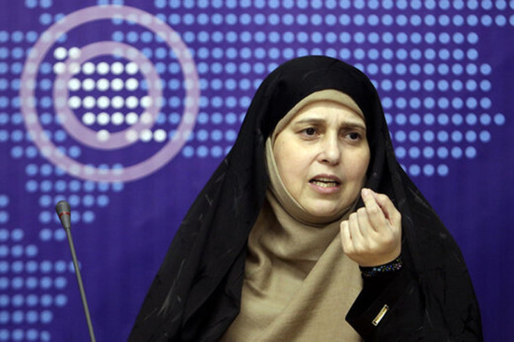 لیلی گلستان در یادداشتی در روزنامه شرق خطاب به پروانه سلحشوری نماینده تهران که برای انتخابات مجلس یازدهم کاندیدا نشده نوشت:باورم نمی‌شد که انصراف داده‌اید.