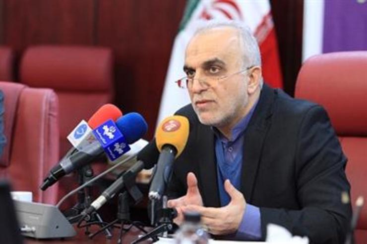 وزیر اموراقتصادی و دارایی اعلام کرد: هرکس فسادی را در این وزارتخانه افشا کند که منتهی به صدور حکم علیه فاسد شود، افشا کننده فساد جایزه دریافت می‌کند.