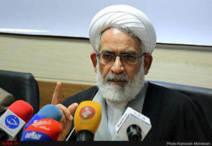 حجت الاسلام و المسلمین منتظری دادستان کل کشور برای کسب اطلاع از وضعیت زندانیان و نظارت بر زندان‌ها از زندان تهران بزرگ بازدید کرد.