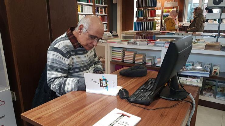امروز، پنج‌شنبه ۲۱ آذرماه، هوشنگ مرادی کرمانی نویسنده حوزه کودک و نوجوان، در پردیس کتاب مشهد حضور داشت.