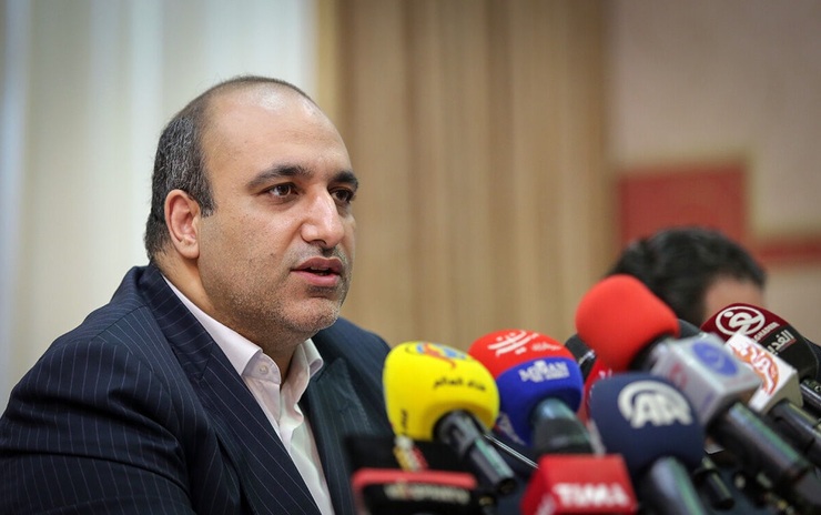 شهردار مشهد گفت: اینکه شهردار منطقه ثامن به دادسرا برود شاید ماهی ۱۰۰ بار اتفاق بیفتد چراکه در این منطقه ۲۵ سال سابقه دارد و پرونده‌های مختلفی وجود دارد که باید با حضور شهردار منطقه بررسی شود.