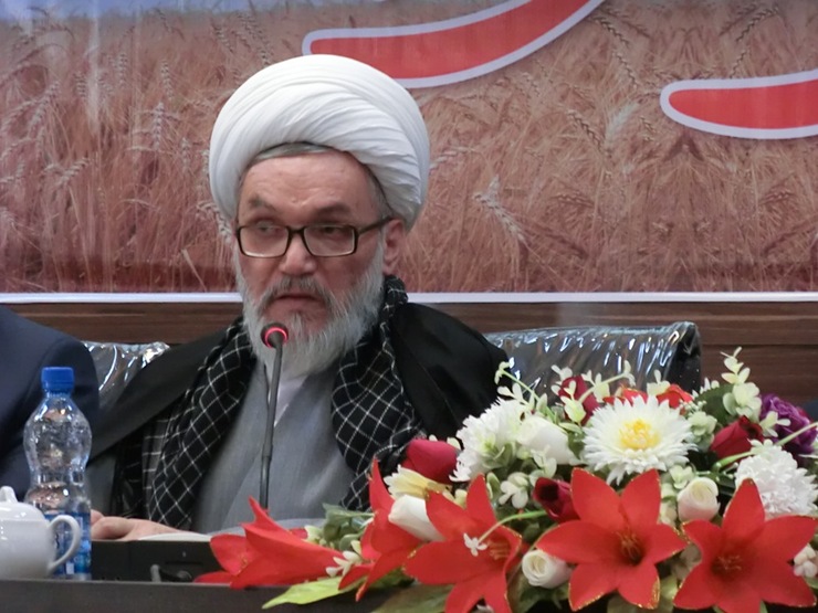 امام جمعه شهرستان تایباد گفت: بیکاری یکی از مهم‌ترین تهدیدات علیه کشور است لذا با توجه به ظرفیت گمرک دوغارون، حجم بیکاری در تایباد معنایی ندارد.