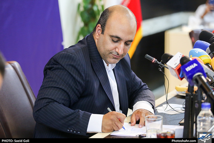 شهردار مشهد گفت: یکسال گذشته سال سختی برای کلانشهر مشهد بوده است، اگر به فعالیت‌های بخش خصوصی و دولتی نگاه کنیم، می‌بینیم که مشکلات زیادی در این حوزه‌ها وجود داشته است، اما با این وجود، شهرداری مشهد سازمانی پویا بوده و سطح خدمات رسانی اش به مردم حفظ شده است.
