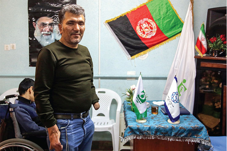 معلولان کار می‌خواهند و از گدایی بیزار هستند
