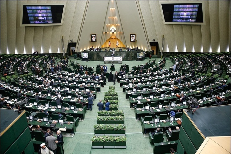 نمایندگان مجلس با تغییر دستور جلسه علنی و بررسی اولویت دار طرح بانکداری جمهوری اسلامی ایران موافقت کردند.