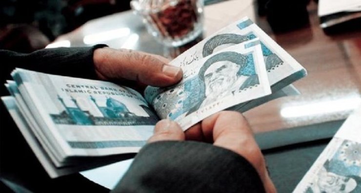مبلغ پرداختی بابت عیدی به هر یک از کارگران نباید از معادل ۹۰ روز حداقل مزد روزانه قانونی تجاوز کند؛ ضمناً به موجب تبصره یک ماده واحده مذکور، مبلغ پرداختی به کارگرانی که کمتر از یک سال در کارگاه کار کردند باید به ماخذ ۶۰ روز مزد و به نسبت ایام کارکرد در سال محاسبه شود.