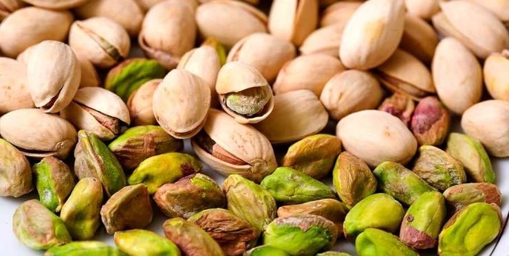 رییس اتحادیه صنف فروشندگان آجیل و خشکبار کشور گفت: امسال تولید آجیل و خشکبار در ایران و همچنین استان خراسان رضوی مطلوب و قابل توجه بود. این مهم منجر به فراوانی کالا و کاهش قیمت در انواع آجیل و خشکبار شده است.