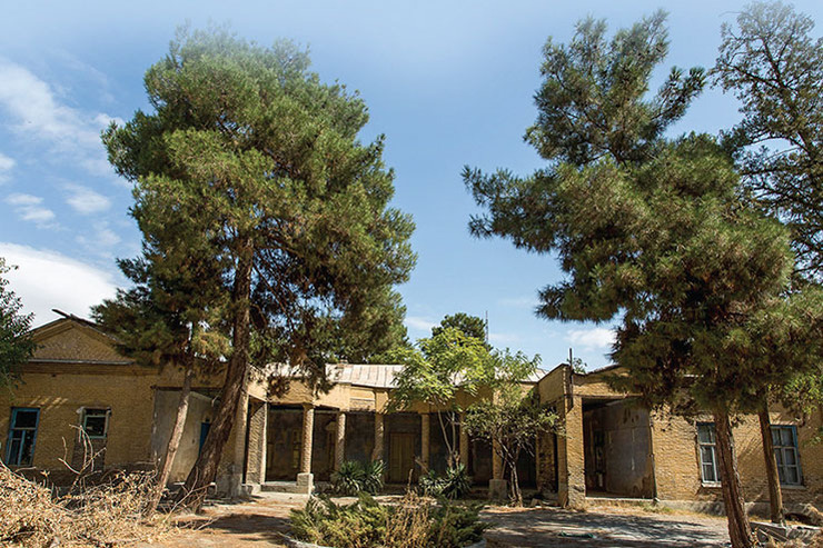 شبکه سمن‌های محیط زیستی خراسان رضوی در نامه‌ای سرگشاده خطاب به محمدرضا کلایی شهردار مشهد خواستار دخالت وی در ماجرای پیش آمده برای باغ خونی مشهد شد.