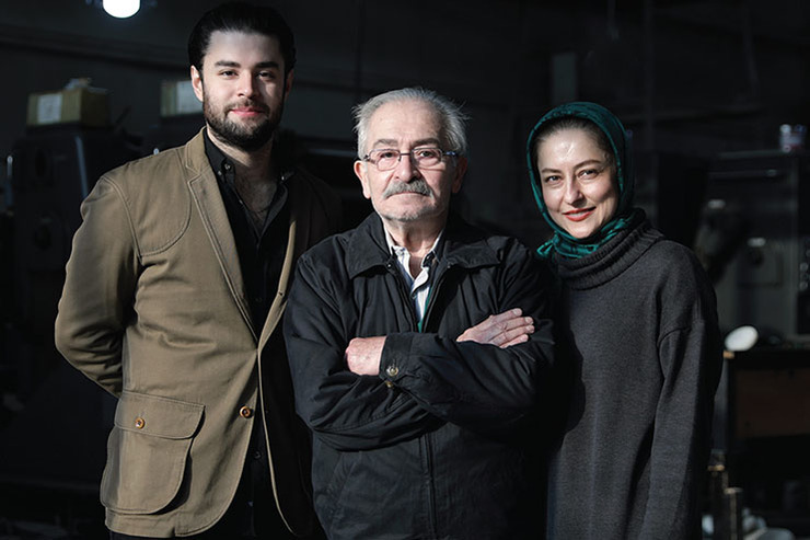 اینجا هنوز چراغی روشن است!