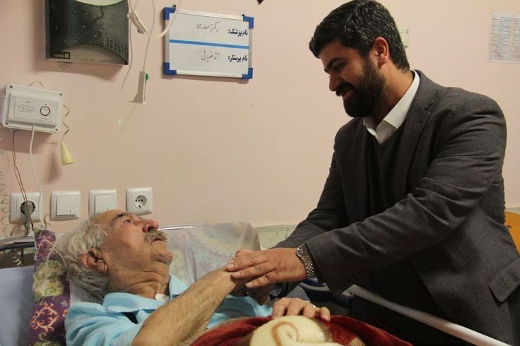 مدیرکل فرهنگ و ارشاد اسلامی خراسان رضوی چهارشنبه شب به عیادت استاد «ایرج خواجوی» از پیشکسوتان هنر‌های تجسمی ایران رفت و از نزدیک حال وی را جویا شد.