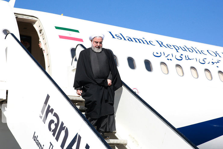 «حسن روحانی» رییس جمهوری اسلامی ایران با دعوت «آبه شینزو» نخست‌وزیر ژاپن و با هدف دیدار و گفتگو با مقامات این کشور، لحظاتی پیش (جمعه ۲۹ آذرماه) وارد فرودگاه توکیو شد.