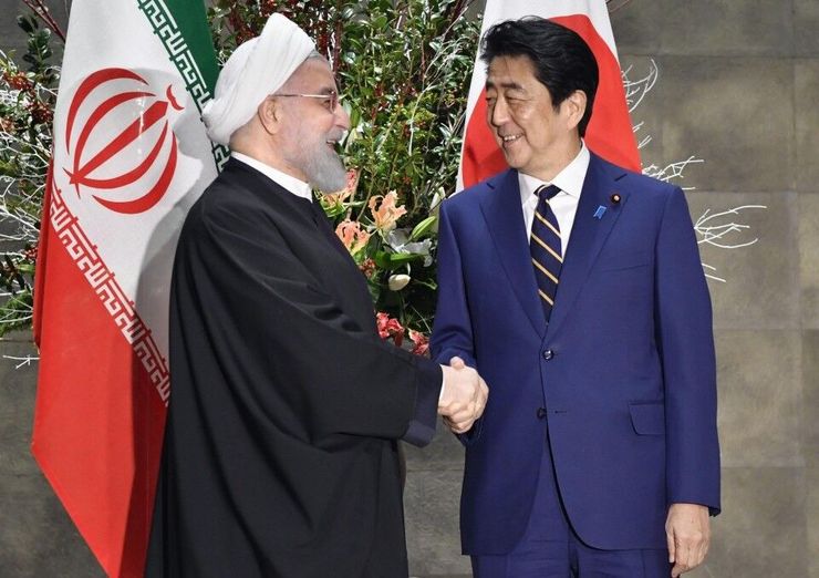 «شینزو آبه» نخست وزیر ژاپن و «حسن روحانی» رئیس جمهوری اسلامی ایران در مذاکرات عصر امروز جمعه، ۲۹ آذر ماه خود در توکیو در مورد برجام و اختلاف تهران و واشنگتن در مورد این قرارداد بین المللی بحث و رایزنی کردند.