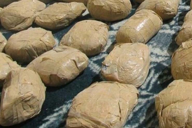 ماموران مرزبانی هنگ مرزی تایباد در شرق خراسان رضوی ۴۵ کیلو گرم انواع مواد مخدر از نوع شیشه، هروئین فشرده و تریاک کشف و ضبط کردند.