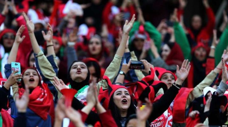 رییس فدراسیون فوتبال فیفا از سفر خود به ایران برای تماشای لیگ ایران و اطمینان از حضور زنان در ورزشگاه سخن گفت.