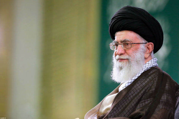 اینستاگرام حضرت آیت الله خامنه‌ای، رهبر معظم انقلاب کلیپ جدیدی منتشر کرده و بار دیگر به همه مسئولین هشدار داده مراقب گران شدن اقلام مورد نیاز زندگی مردم باشند.