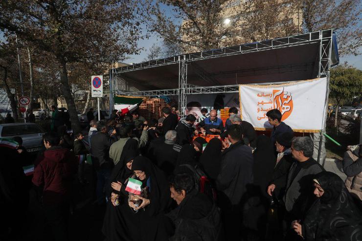 همایش پیاده‌روی خانوادگی به مناسبت هفته بسیج از میدان شهدا به سمت مزار شهدای کوهسنگی برگزار شد