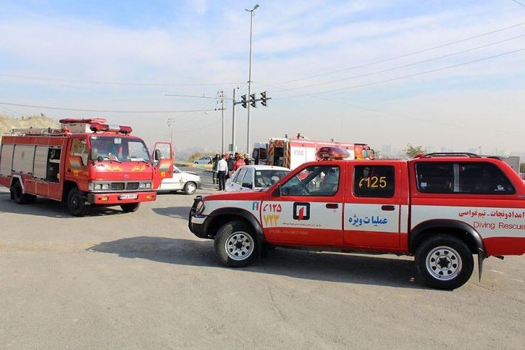 برخورد یک دستگاه خودرو کامیون میکسر با پنج دستگاه خودرو سواری در بولوار نماز مشهد ۲ مصدوم به جا گذاشت.