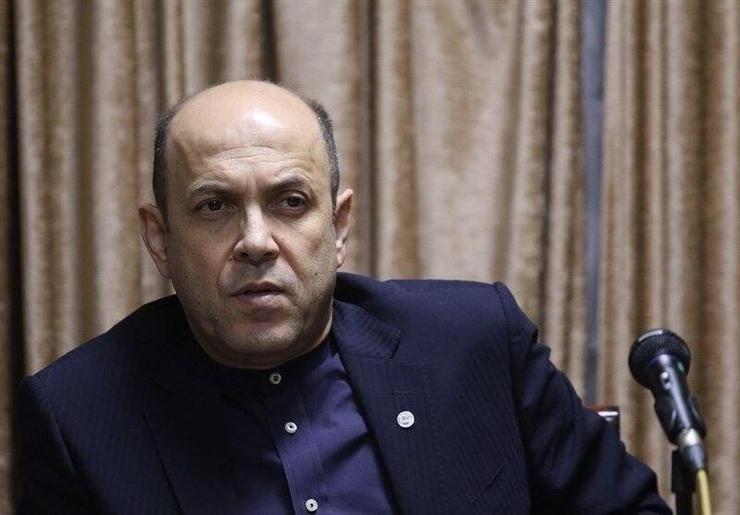 پس از استعفای امیرحسین فتحی استقلال چند ماهی بدون مدیرعامل و زیر نظر سرپرست اداره می‌شد.
