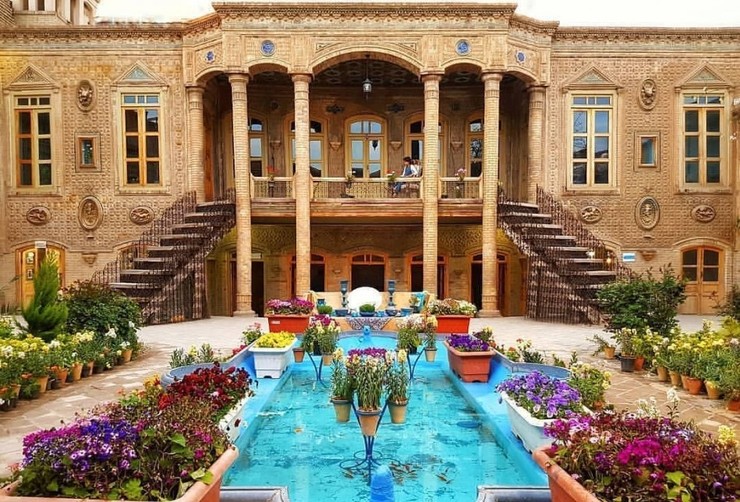 برای اولین بار در کشور، شهرداری مشهد اقدام به تولید تور‌های مجازی ناطق از ظرفیت‌های گردشگری مشهد کرد.