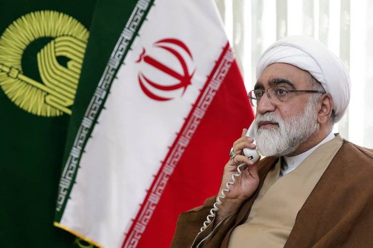 تولیت آستان قدس رضوی طی تماس‌های تلفنی جداگانه‌‌ای با تعدادی از پزشکان و پرستاران بیمارستان‌های مشهد که حین خدمت‌رسانی به بیماران کرونایی خود نیز به این بیماری مبتلا شده‌ بودند، گفت‌وگو و از درگاه خداوند متعال برای این قهرمانان صف مقدم مبارزه با ویروس کرونا سلامت و بهبودی مسئلت کرد.