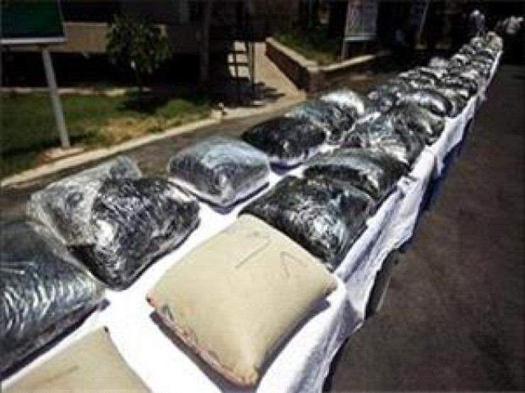 خراسان رضوی فرمانده مرزبانی خراسان رضوی گفت: مرزبانان هنگ مرزی و مرزبانی درجه یک تایباد طی ۴۸ ساعت گذشته موفق شدند در حوزه استحفاظی این فرماندهی ۱۲۳ کیلو و ۳۰۰ گرم مواد مخدر از نوع تریاک را کشف و ضبط کنند.
