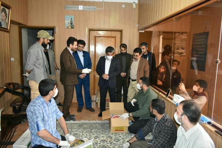 معاون خدمات شهری شهرداری مشهد، در بازدید از فعالیت گروه‌های جهادی در مناطق کم‌برخوردار و حاشیه‌ای شهر، از حمایت و پشتیبانی شهرداری مشهد در مقابله با شیوع بیماری کرونا خبر داد.