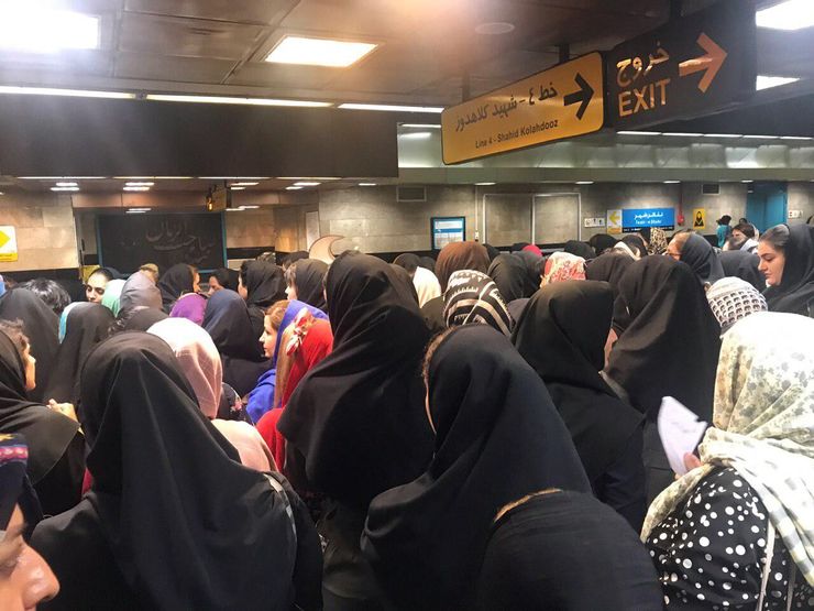 معاون وزیر بهداشت گفت: میزان ترافیک امروز تهران ما را نگران کرده و این افراد می‌توانند ویروس را به منزل یا محل کار انتقال دهند.