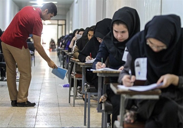 وزیر علوم،تحقیقات و فناوری گفت: در مورد کنکور سال جدید، با توجه به اینکه در تابستان برگزار می‌شود، اظهارنظر هنوز زود است.