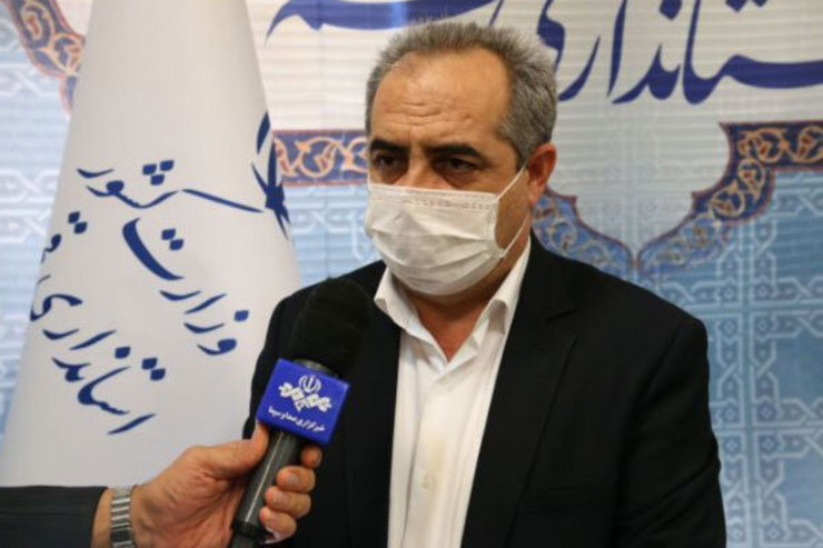 استاندار قم از تعطیلی مراکز علمی و آموزشی قم تا پایان فروردین خبر داد و گفت: مردم برای پیروزی کامل بر کرونا باید در رعایت فاصله‌گذاری اجتماعی جدیت داشته باشند.