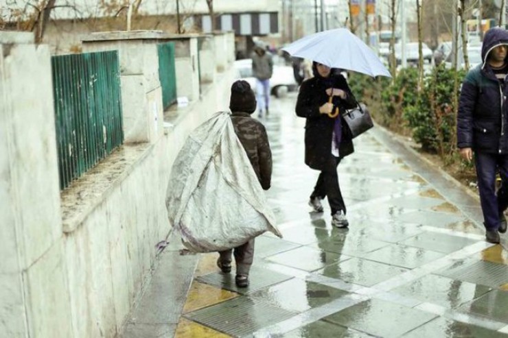 رئیس کمیته پیشگیری از بیماری‌های واگیردار سازمان بهزیستی کشور از ادامه طرح آموزش و توزیع اقلام بهداشتی بین کودکان کار و خیابان، در صورت تداوم شیوع کروناویروس خبر داد.