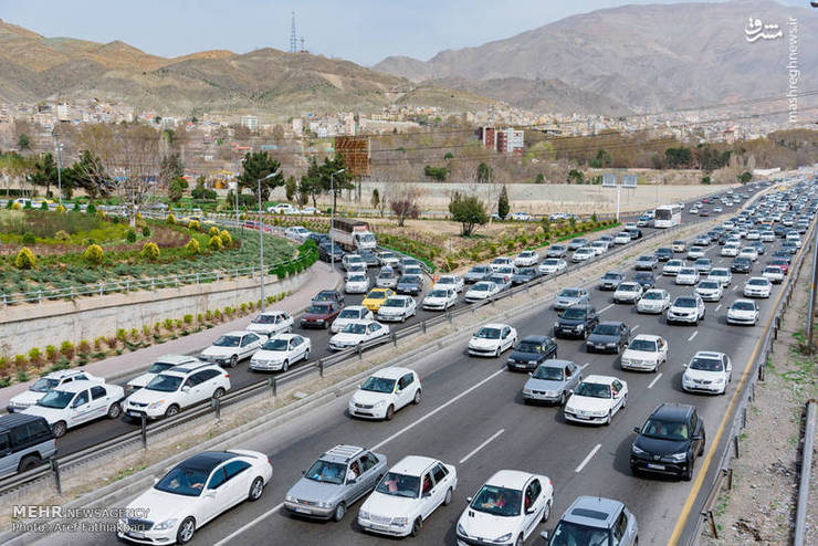 معاون وزیر راه از ارائه درخواست وام ۱۲ میلیون تومانی برای رانندگان خبر داد و گفت: در مجموع درخواست ۷۸۰۰ میلیارد تومان تسهیلات برای حمایت از صنعت حمل‌ونقل را به دولت داده‌ایم.