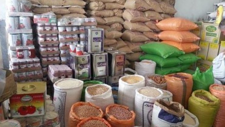 معاون وزیر صنعت، معدن و تجارت از عرضه ۲۰۰ هزار تن کالای اساسی برای تنظیم بازار ماه مبارک رمضان خبر داد و گفت: با توجه به وضعیت خوب تولید هیچ محدودیتی برای صادرات کالا وجود ندارد.