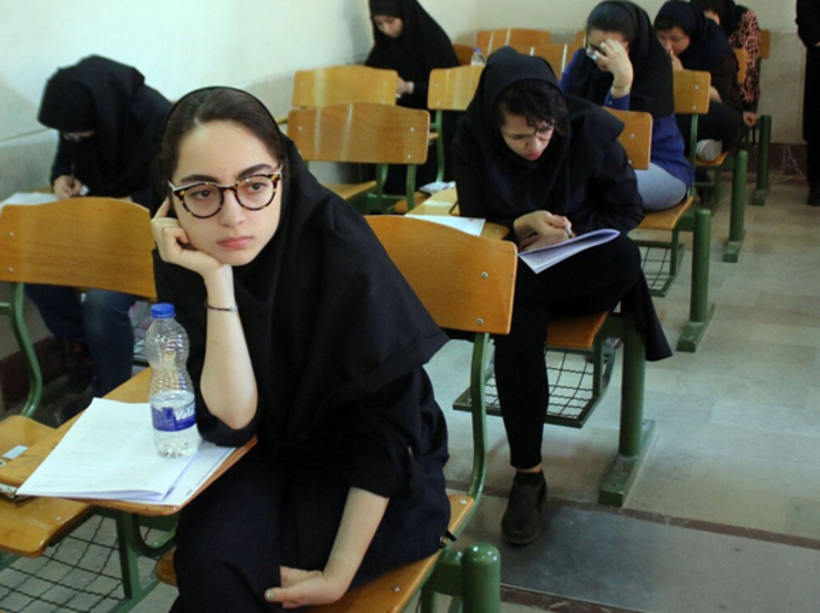 قائم مقام و دبیر ستاد علم و فناوری شورای عالی انقلاب فرهنگی از تصویب برگزاری آزمون نهایی دوره متوسطه و آزمون سراسری در جلسه ستاد راهبری اجرای نقشه جامع علمی کشور خبر داد و گفت: تاریخ برگزاری آزمون نهایی دوره متوسطه و کنکور سراسری بستگی به مصوبات ستاد مقابله با کرونا دارد و قطعاً در سال جاری این دو آزمون با رعایت تاریخ منعطف برگزار خواهند شد.