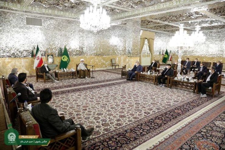 تولیت آستان قدس‌رضوی با بیان اینکه خود را مخاطب فرمایش «جهش تولید» رهبری معظم می‌دانیم، گفت: آستان قدس رضوی باید پیشران باشد، به این معنا که در تولید محصولات مهم برای کشور ریسک پذیر بوده و با حمایت از بخش خصوصی راه را برای آن‌ها باز کند.