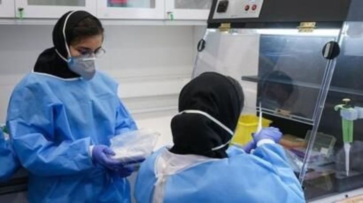 عضو گروه هماتولوژی دانشگاه علوم پزشکی شهید بهشتی گفت: متخصصان و کارشناسان علوم آزمایشگاهی در این حوزه به عنوان خط مقدم شناسایی ویروس کرونا با آخرین روش‌ها و متد‌های تشخیصی خدمات ویژه‌ای ارائه می‌دهند.